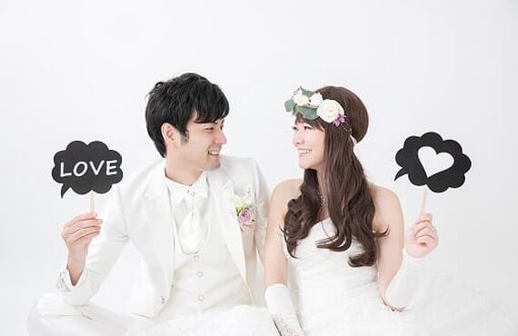 結婚式のサプライズ♪お二人の紹介動画も見れる御朱印アルバムを作りましょう♪スマホからアルバム作成ならPATORASUへ